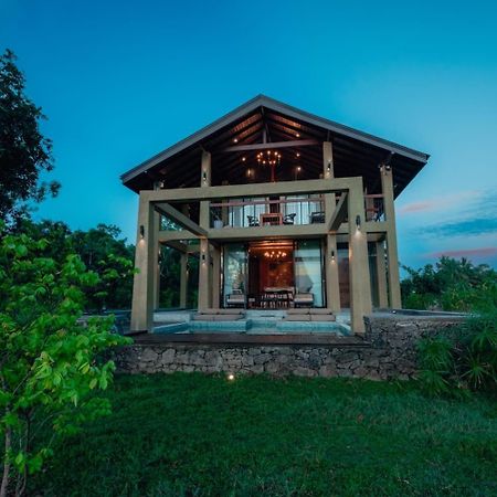 The Villa Lakeshore Anuradhapura Kültér fotó