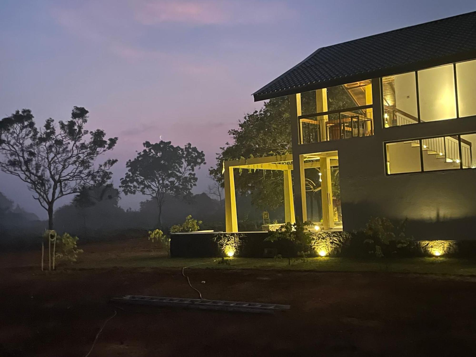 The Villa Lakeshore Anuradhapura Kültér fotó