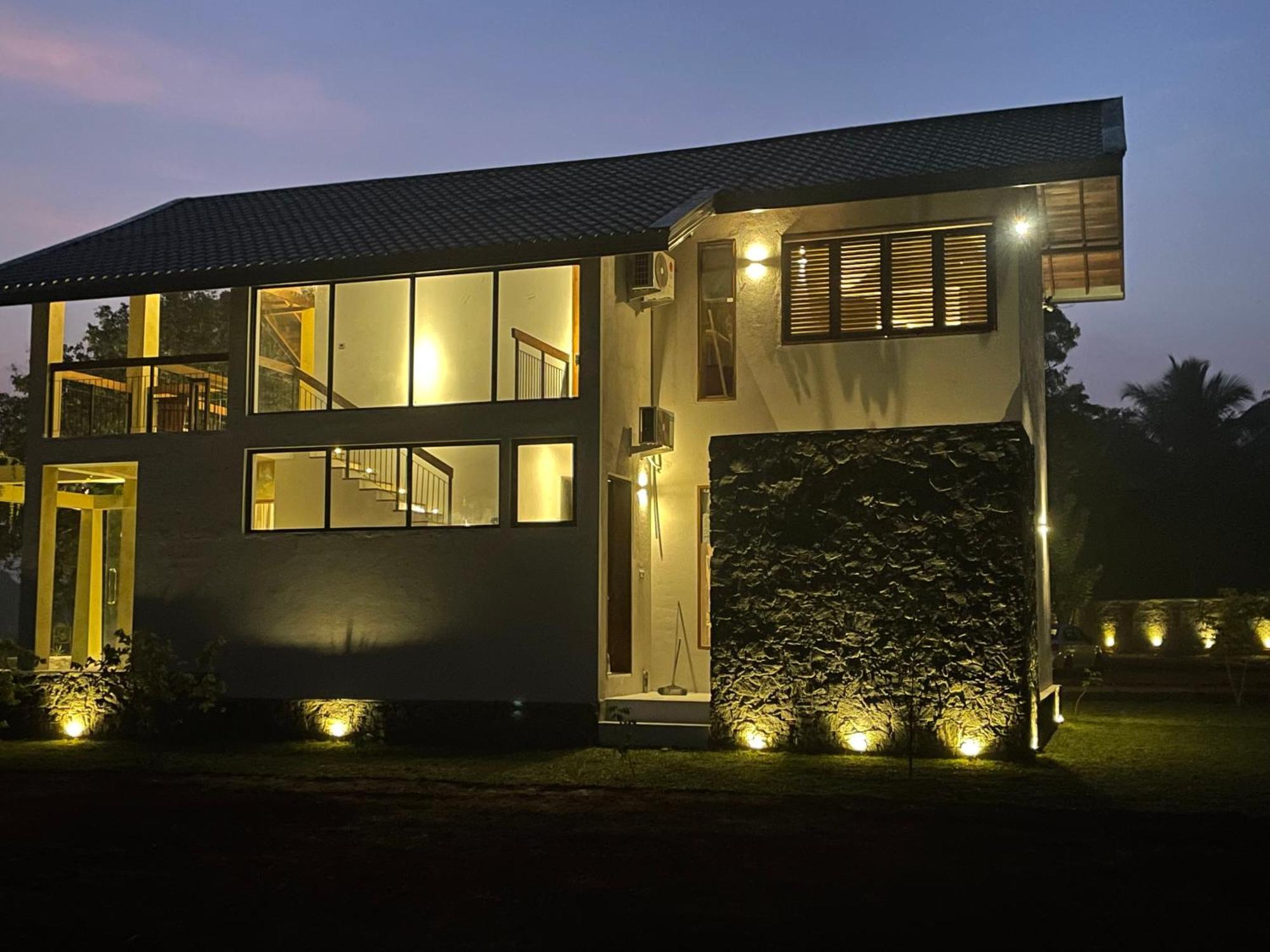 The Villa Lakeshore Anuradhapura Kültér fotó