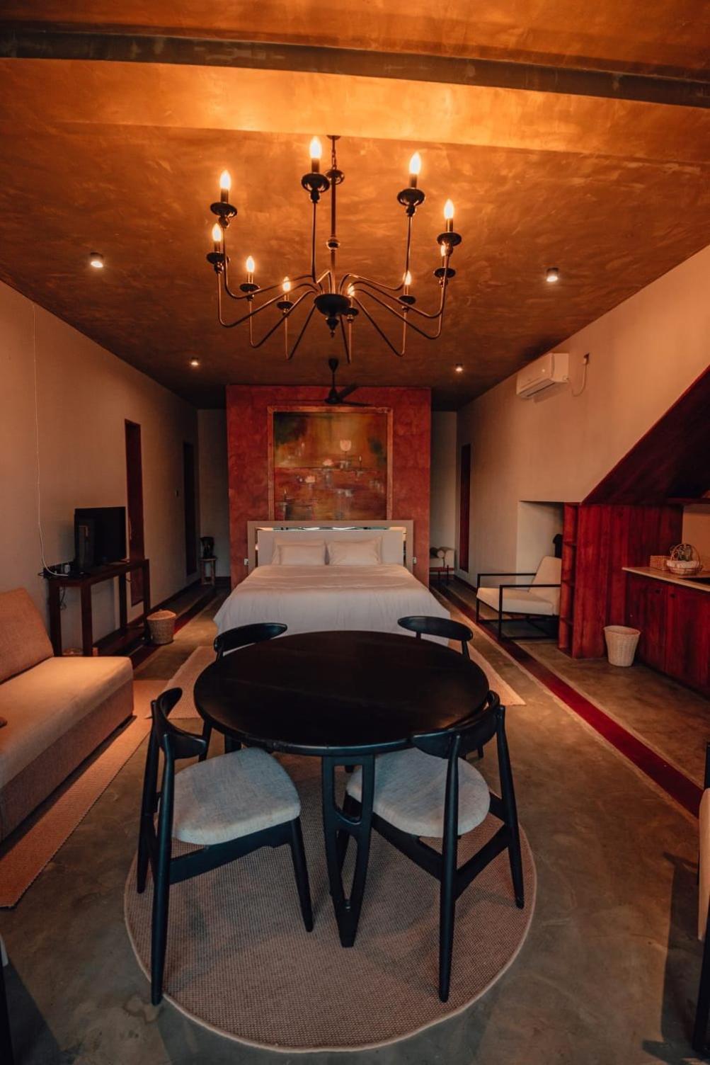 The Villa Lakeshore Anuradhapura Kültér fotó